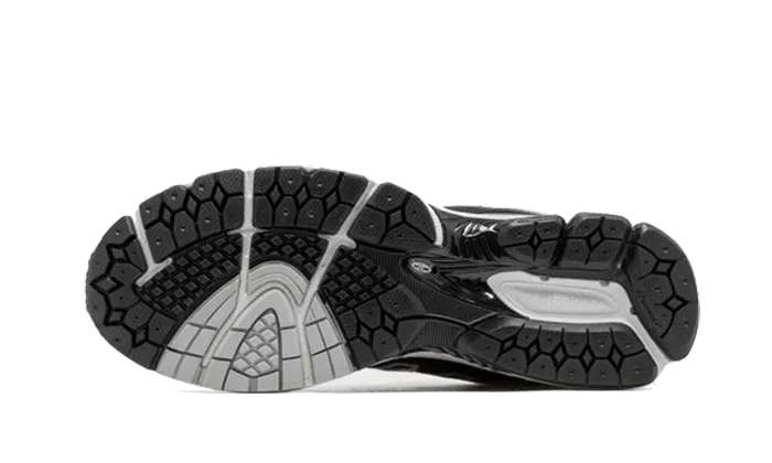 860 Black White Silver