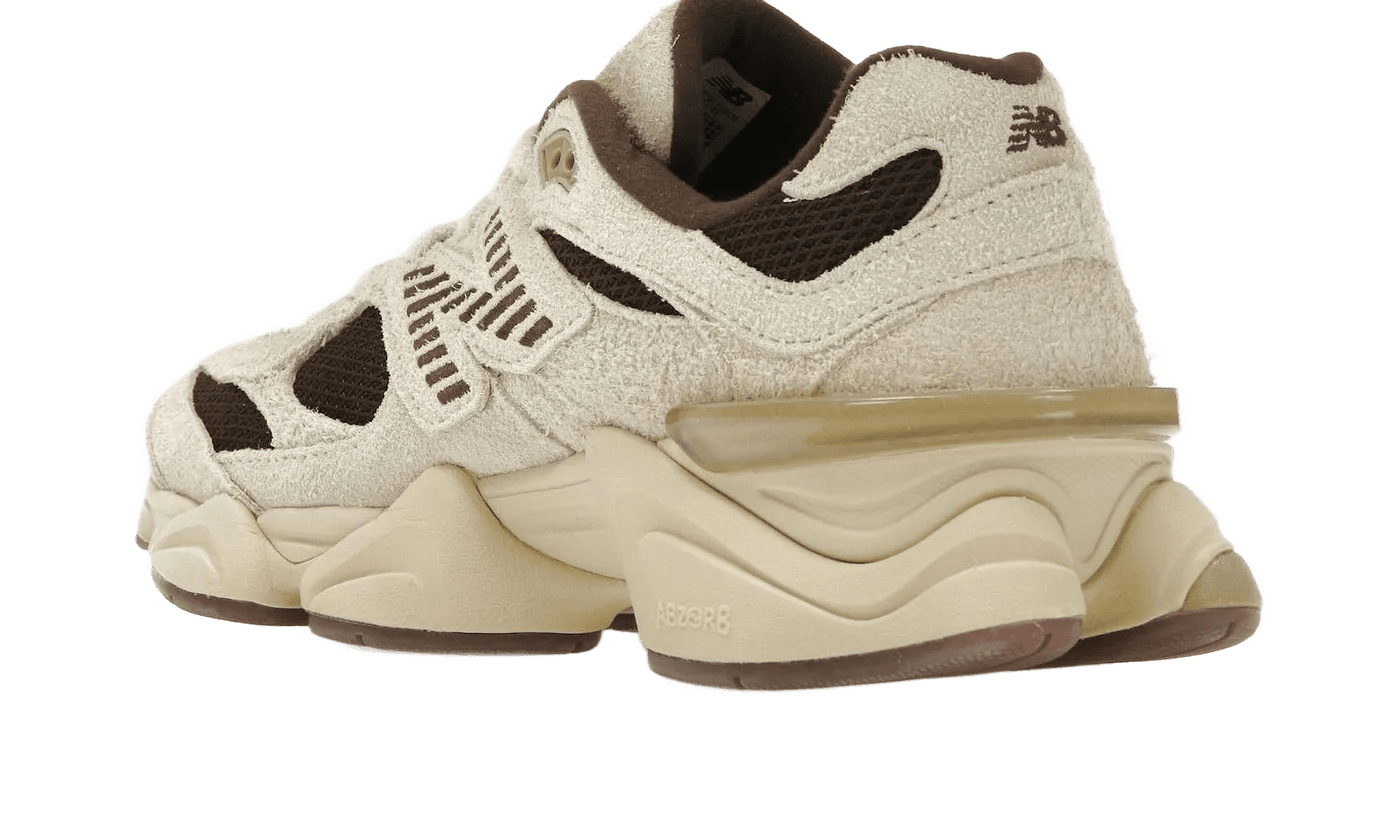 9060 Sydney McLaughlin-Levrone Linen Black Coffee