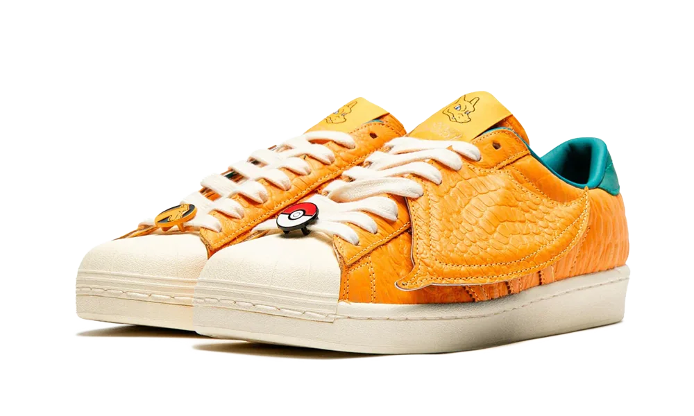 Superstar Pokémon Vintage Charizard