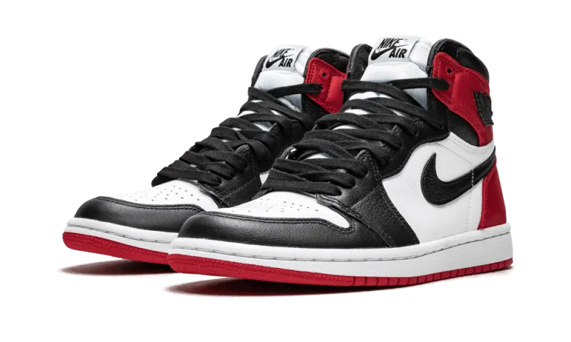 Air Jordan 1 Retro High Satin Black Toe