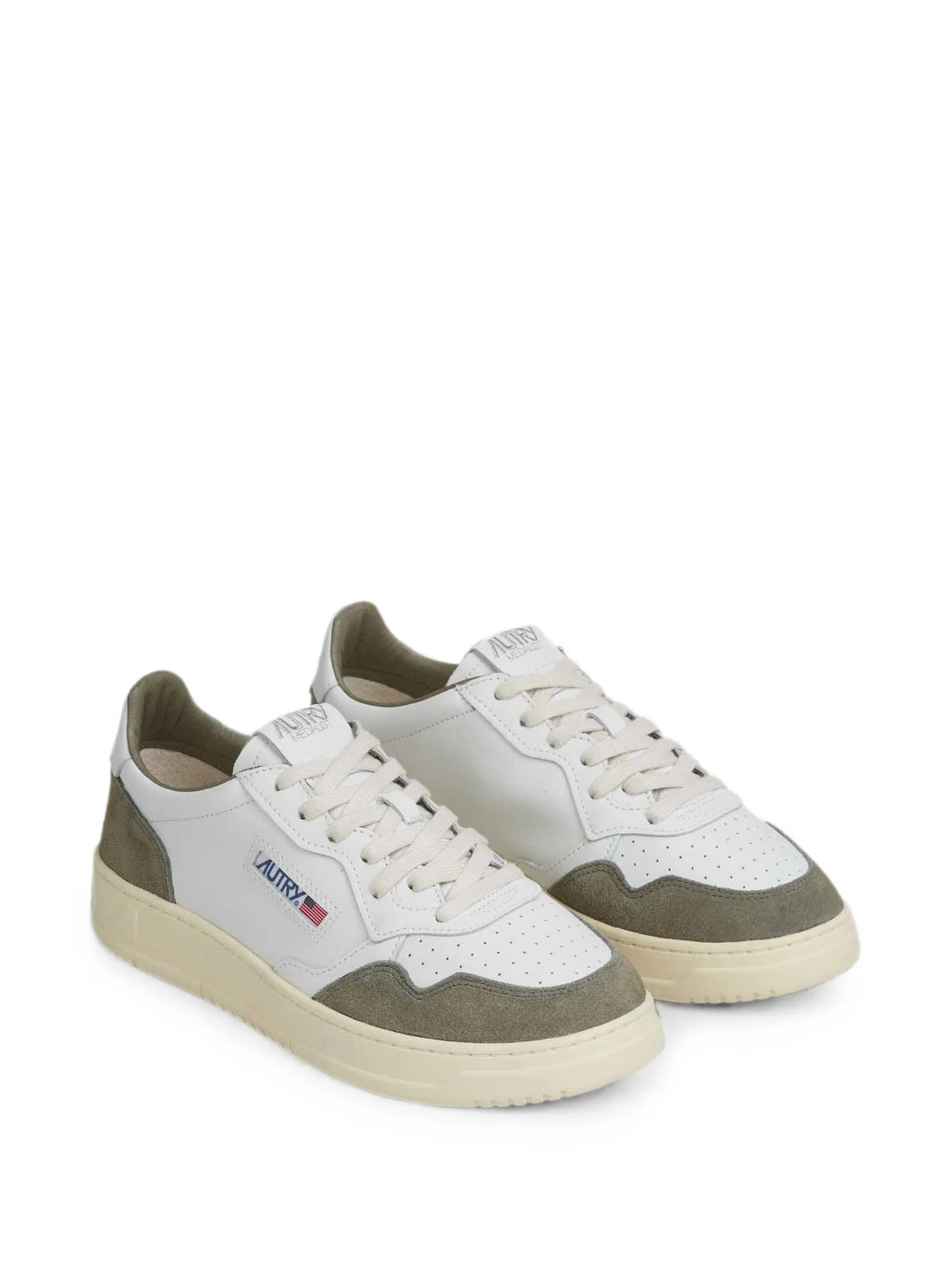 BASKETS AUTRY MEDALIST EN CUIR ET DAIN BLANC ET VERT