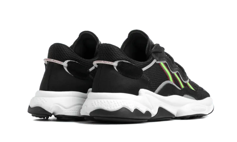 Ozweego Core Black Solar Green