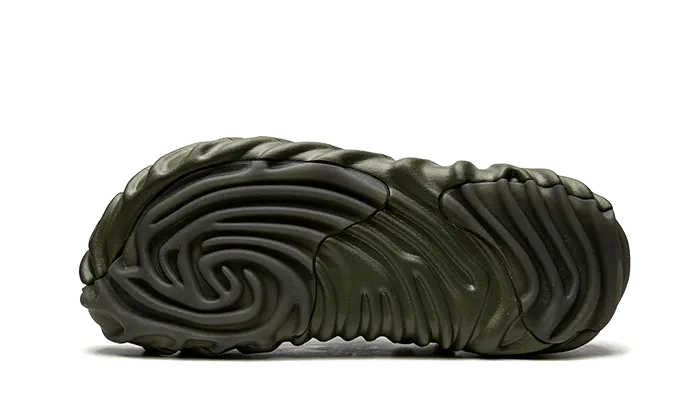 Salehe Bembury Pollex Crog Cucumber