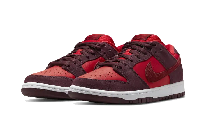 SB Dunk Low Cherry