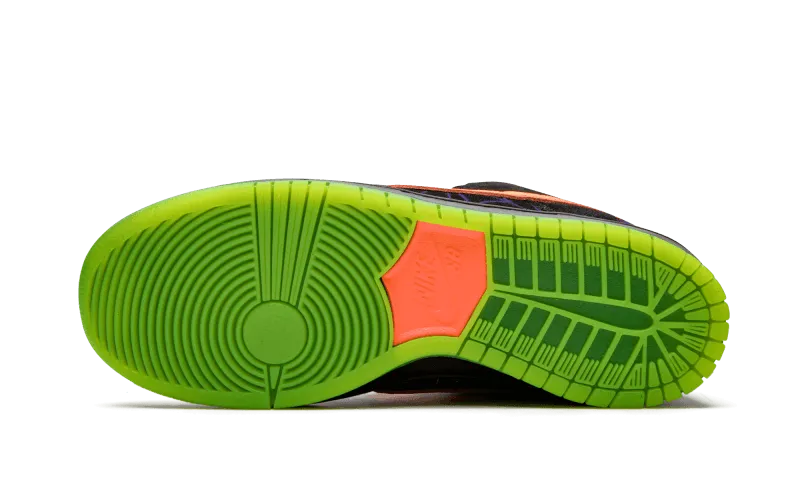 SB Dunk Low "Night of Mischief"