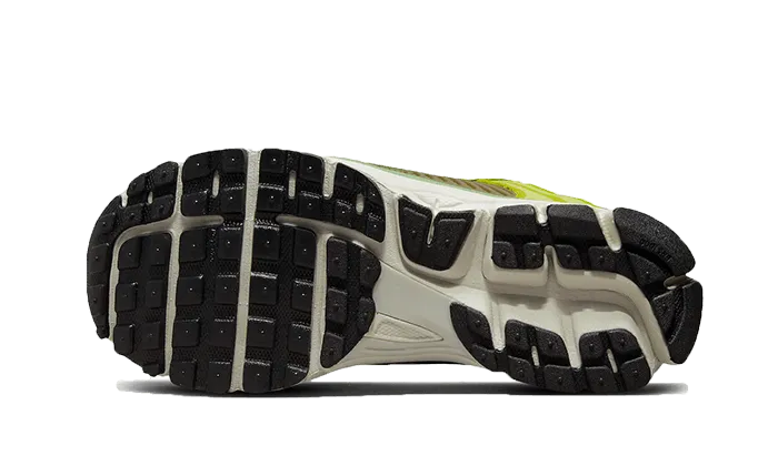 Vomero 5 Olive Flak Volt