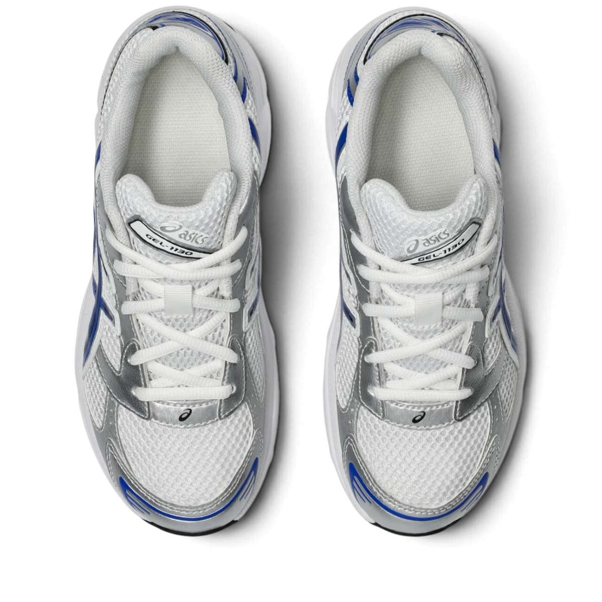 Baskets We Have It ASICS Gel-1130 pour enfant en mesh blanc avec détails argentés et accents bleus, vue de dessus