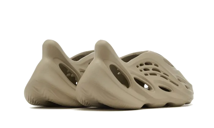 Yeezy Foam RNNR Stone Salt