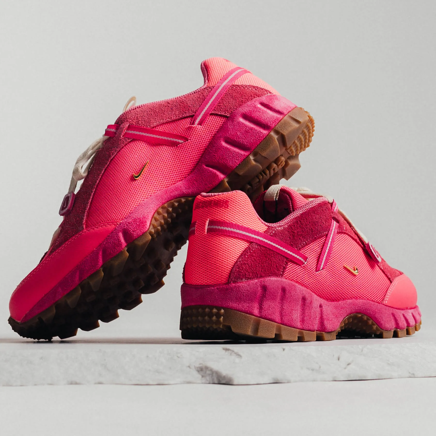 Air Humara LX Jacquemus Pink