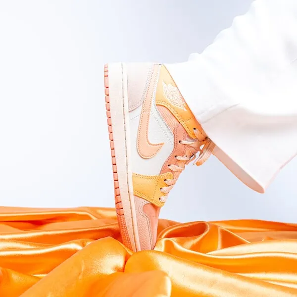 Air Jordan 1 Mid Apricot Orange