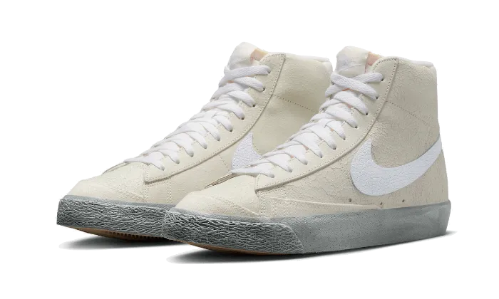 Blazer Mid '77 EMB Summit White