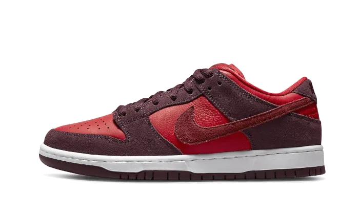 SB Dunk Low Cherry