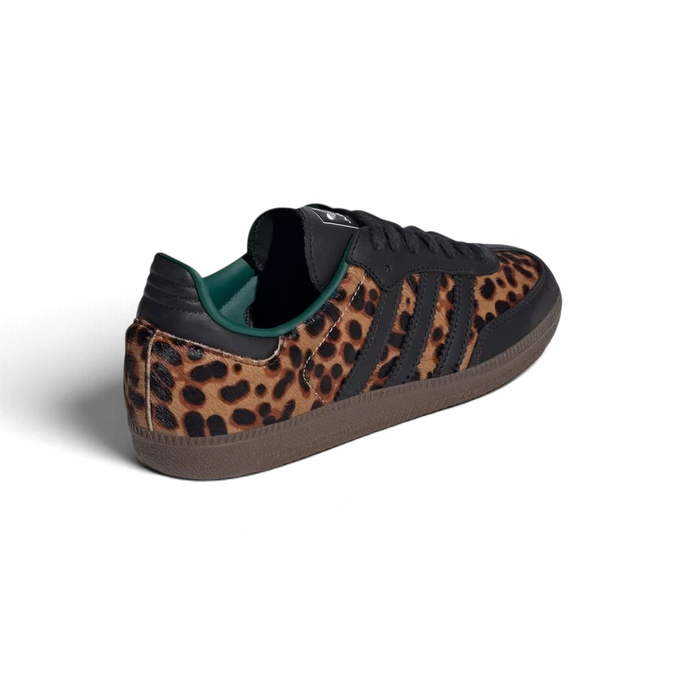Baskets We Have It adidas Samba OG pour femme en cuir noir avec empiècements en motif léopard vert et semelle gomme