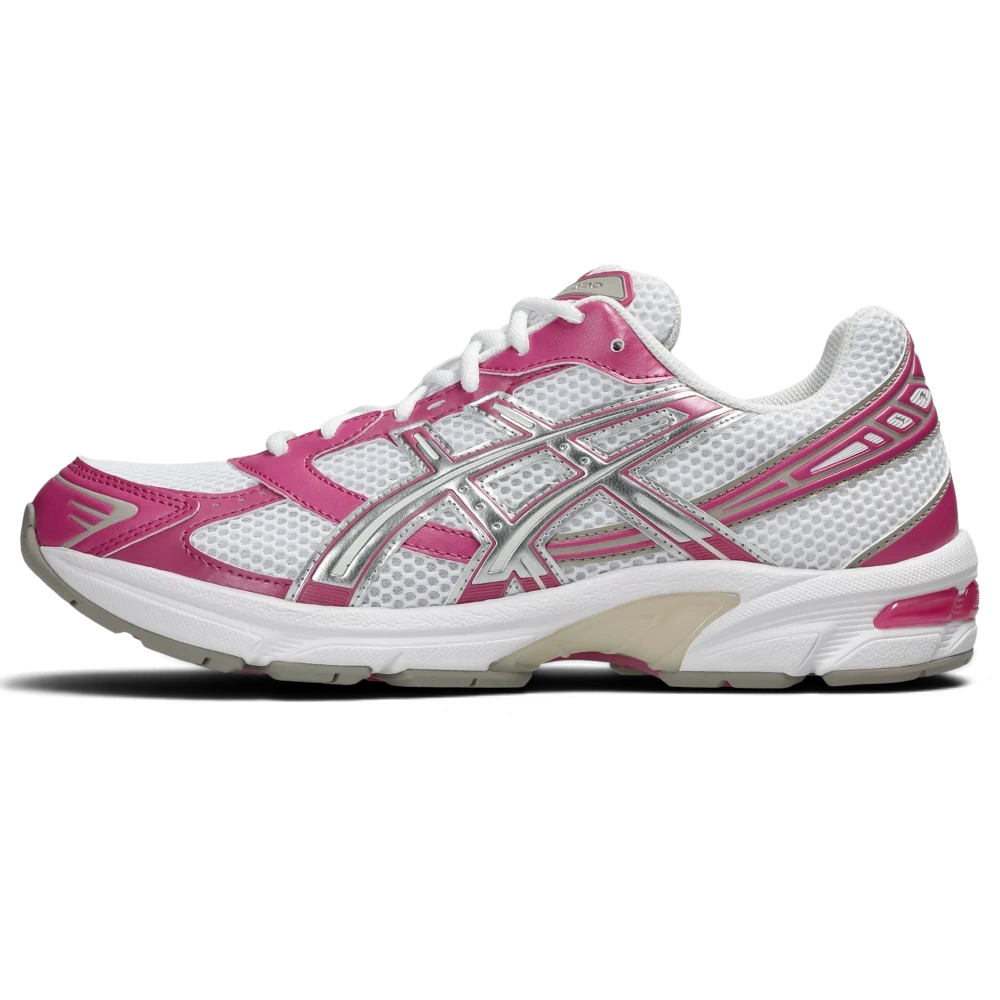 Baskets We Have It ASICS Gel-1130 blanches et vieux rose avec détails argentés et empeigne en maille respirante