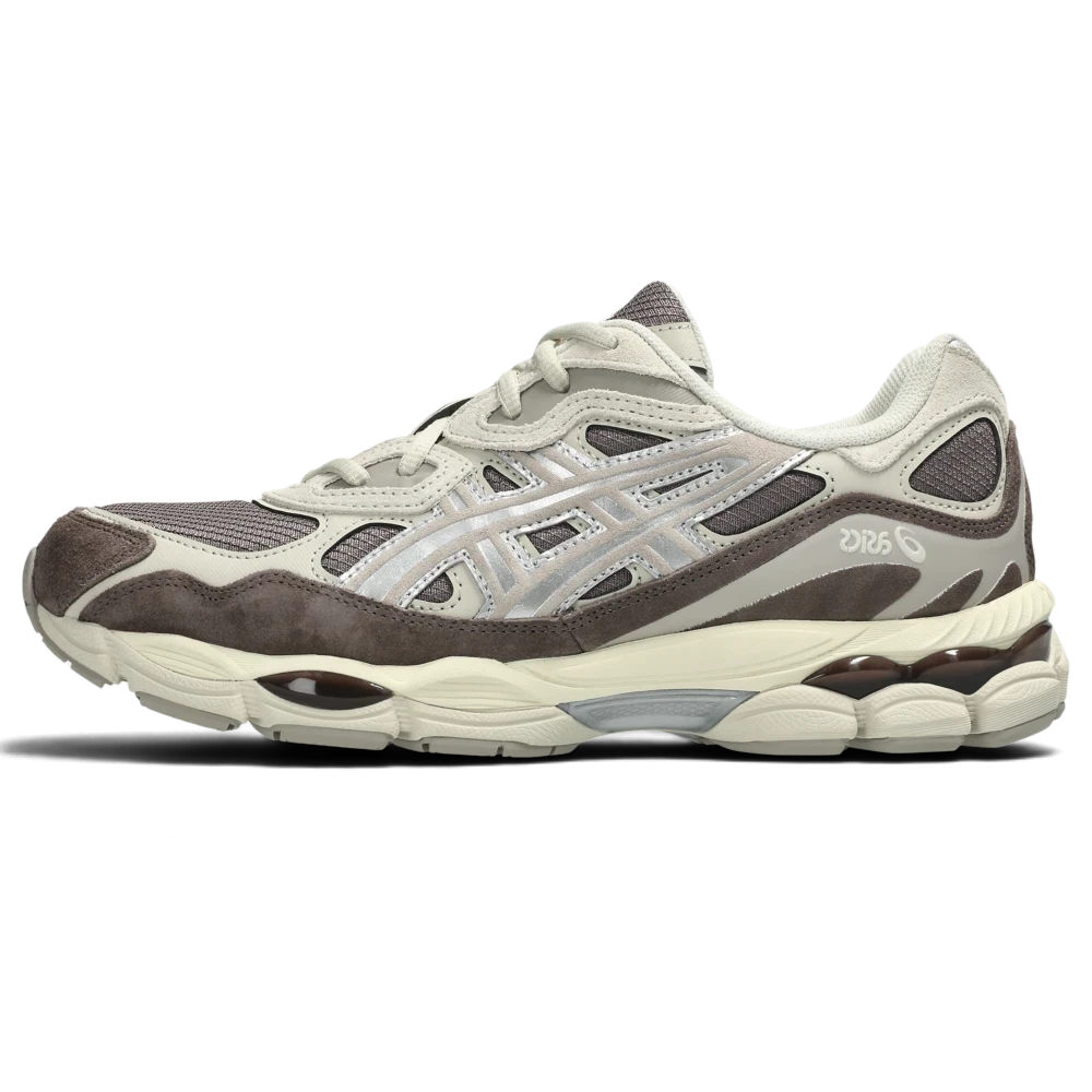 Baskets We Have It ASICS Gel-NYC en cuir et mesh marron Cocoa Powder et argent Pure Silver, vue latérale